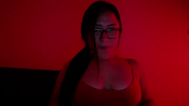 Snapshot of LuciaTomson chatting on June 26, 6:25 pm LuciaTomson online show from June 26, 6:25 pm