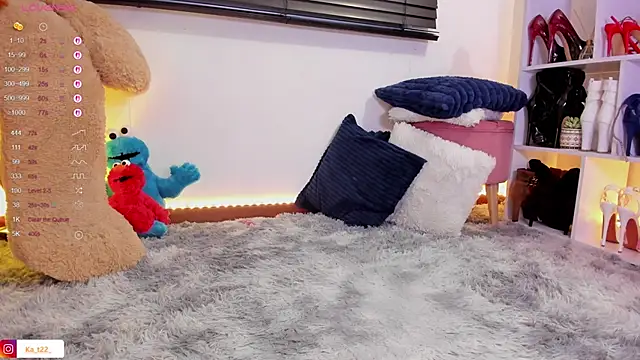 kariina  22 online show from April 10, 11:01 pm