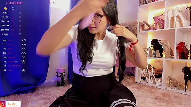 kariina  22 online show from July 23, 5:09 pm