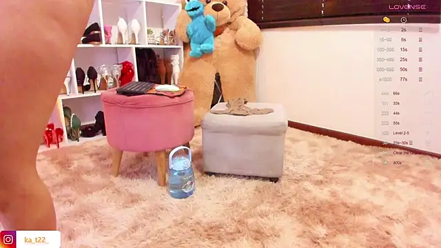 kariina  22 online show from September 17, 9:17 pm