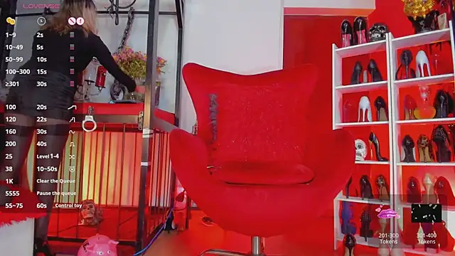 Snapshot of MistressAndre chatting on December 1, 8:32 pm MistressAndre online show from December 1, 8:32 pm