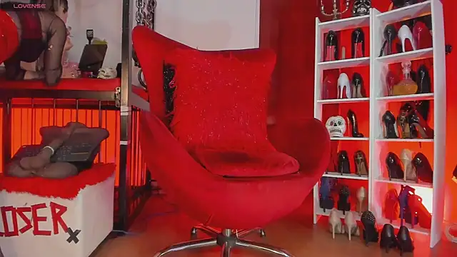 Snapshot of MistressAndre chatting on November 28, 9:04 pm MistressAndre online show from November 28, 9:04 pm