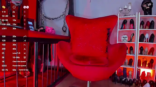Snapshot of MistressAndre chatting on October 3, 8:43 pm MistressAndre online show from October 3, 8:43 pm