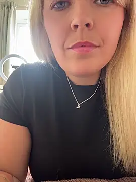 Snapshot of xxcurvyjessiexx chatting on June 6, 2:11 pm xxcurvyjessiexx online show from June 6, 2:11 pm