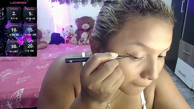 Snapshot of sexysusan4you chatting on July 18, 7:22 pm sexysusan4you online show from July 18, 7:22 pm