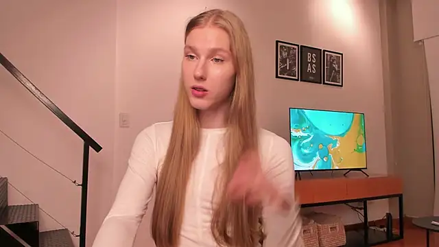 Mira Lite online show from April 24, 2:35 am