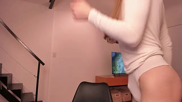 Mira Lite online show from March 6, 1:33 am