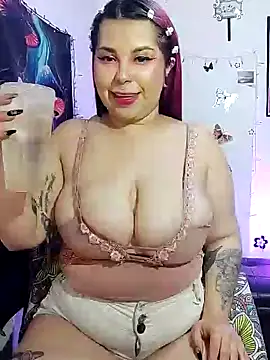 Snapshot of Hada_dracanae chatting on February 7, 12:53 am Hada dracanae online show from February 7, 12:53 am