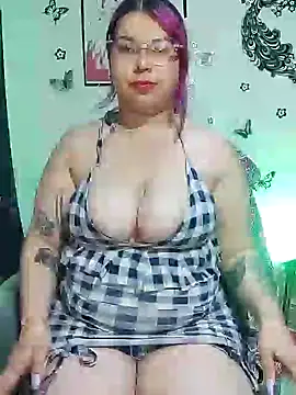 Snapshot of Hada_dracanae chatting on January 8, 8:18 pm Hada dracanae online show from January 8, 8:18 pm