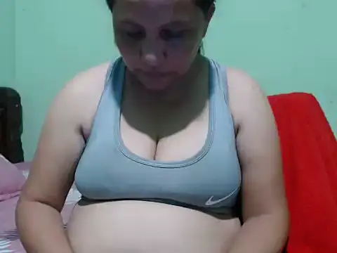 sonia  milk online show from April 21, 11:11 pm