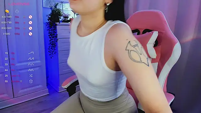 FreyaRaya online show from March 2, 9:21 am