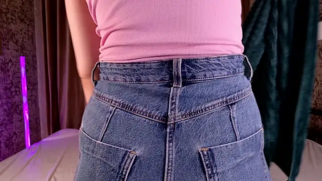 FreyaRaya online show from April 3, 3:24 am