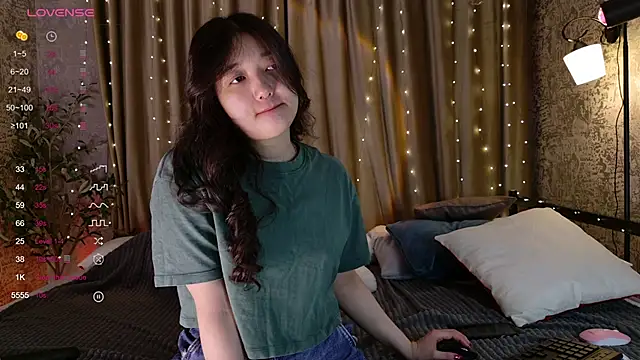 Snapshot of FreyaRaya chatting on February 5, 3:24 am FreyaRaya online show from February 5, 3:24 am