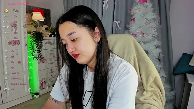 Snapshot of FreyaRaya chatting on December 19, 3:10 am FreyaRaya online show from December 19, 3:10 am