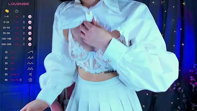 FreyaRaya online show from March 16, 1:06 pm