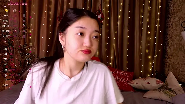 Snapshot of FreyaRaya chatting on December 21, 3:30 am FreyaRaya online show from December 21, 3:30 am