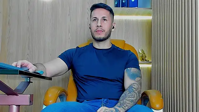 Snapshot of George_Diesell chatting on February 15, 7:02 pm George Diesell online show from February 15, 7:02 pm