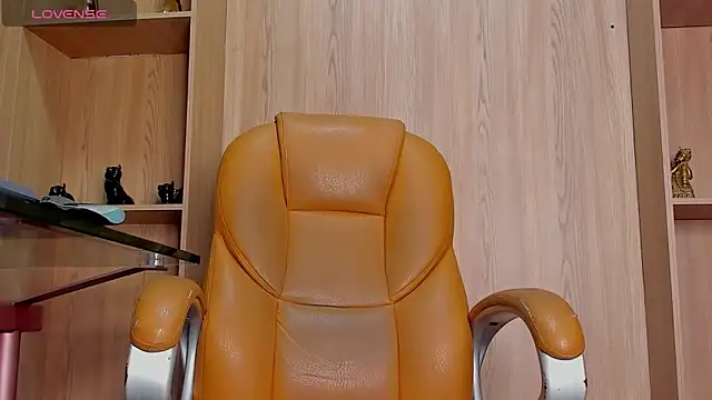 Snapshot of George_Diesell chatting on February 28, 7:46 pm George Diesell online show from February 28, 7:46 pm