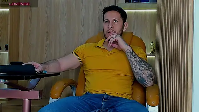 Snapshot of George_Diesell chatting on February 10, 4:11 am George Diesell online show from February 10, 4:11 am