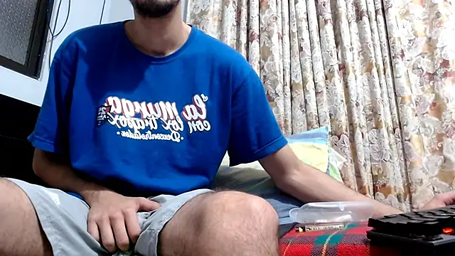 Snapshot of gollfather13 chatting on February 25, 2:48 pm gollfather13 online show from February 25, 2:48 pm