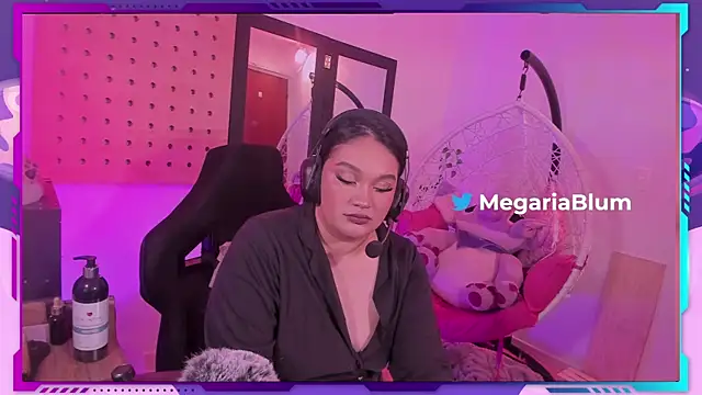 Snapshot of MegariaB chatting on July 21, 3:52 am MegariaB online show from July 21, 3:52 am