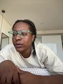 Snapshot of evangeline_ch chatting on June 24, 11:24 pm evangeline ch online show from June 24, 11:24 pm