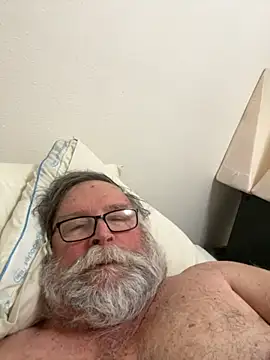 Snapshot of Drummajor chatting on November 6, 5:22 am Drummajor online show from November 6, 5:22 am