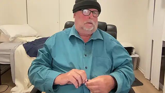 Snapshot of Drummajor chatting on March 16, 4:09 am Drummajor online show from March 16, 4:09 am