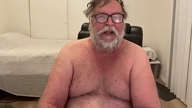 Snapshot of Drummajor chatting on October 14, 7:20 am Drummajor online show from October 14, 7:20 am