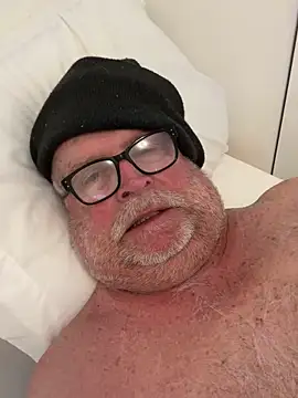 Snapshot of Drummajor chatting on March 11, 12:11 am Drummajor online show from March 11, 12:11 am