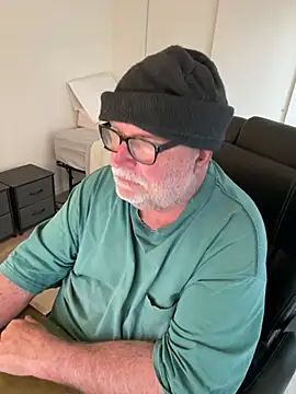 Snapshot of Drummajor chatting on March 10, 3:41 pm Drummajor online show from March 10, 3:41 pm