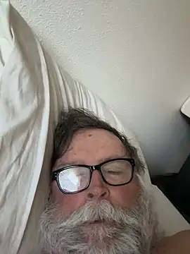 Snapshot of Drummajor chatting on November 7, 3:38 pm Drummajor online show from November 7, 3:38 pm