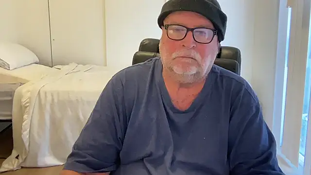 Snapshot of Drummajor chatting on March 7, 6:22 pm Drummajor online show from March 7, 6:22 pm