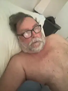 Snapshot of Drummajor chatting on September 28, 4:03 pm Drummajor online show from September 28, 4:03 pm