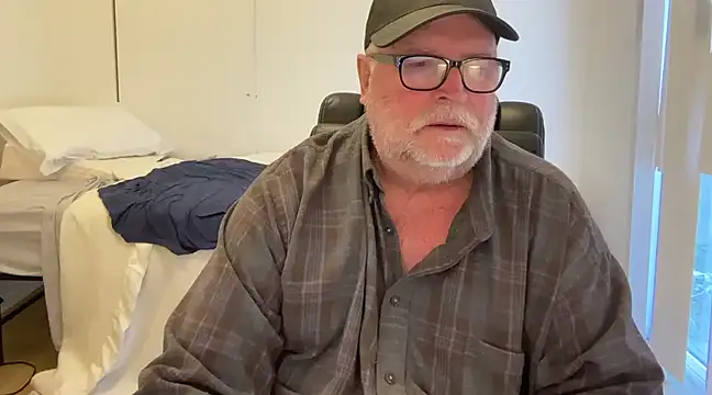 Snapshot of Drummajor chatting on March 15, 5:37 pm Drummajor online show from March 15, 5:37 pm