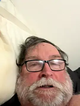 Snapshot of Drummajor chatting on November 20, 1:39 am Drummajor online show from November 20, 1:39 am