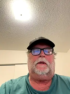 Snapshot of Drummajor chatting on November 12, 1:43 am Drummajor online show from November 12, 1:43 am