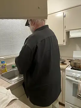 Snapshot of Drummajor chatting on October 31, 12:29 am Drummajor online show from October 31, 12:29 am