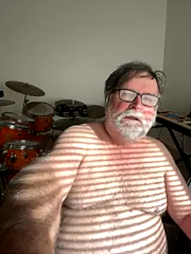 Snapshot of Drummajor chatting on November 29, 5:13 pm Drummajor online show from November 29, 5:13 pm