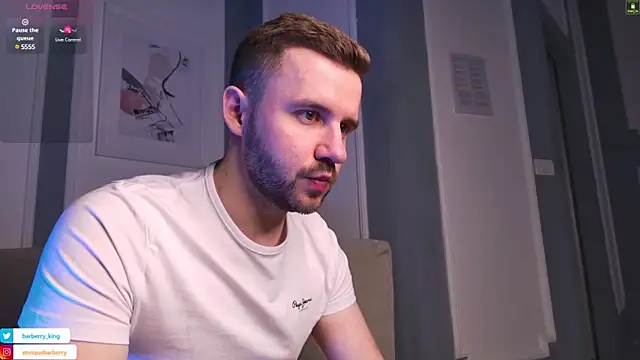 EnriqueBarberry online show from March 9, 6:28 am