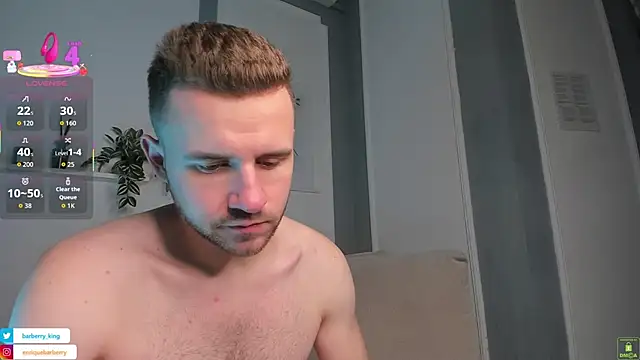 EnriqueBarberry online show from October 26, 6:25 am