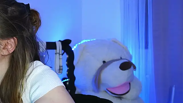 ivyleague  online show from March 21, 6:23 pm