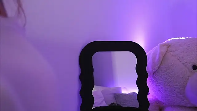 ivyleague  online show from February 23, 6:19 pm