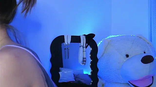 ivyleague  online show from March 14, 6:14 pm