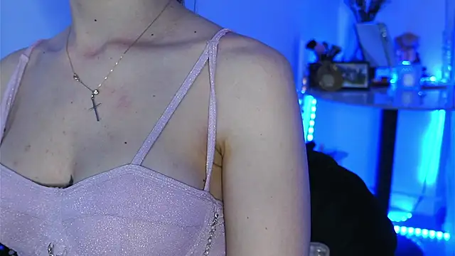 ivyleague  online show from April 3, 5:19 pm