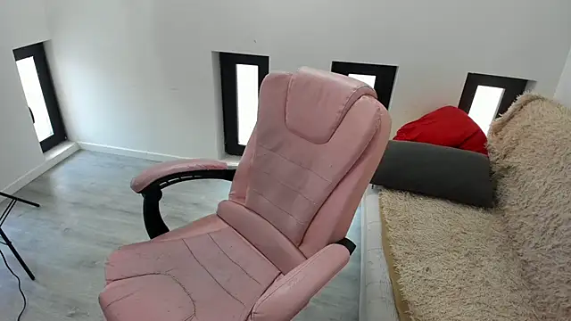 Dyana Kaylinn online show from February 24, 6:14 am