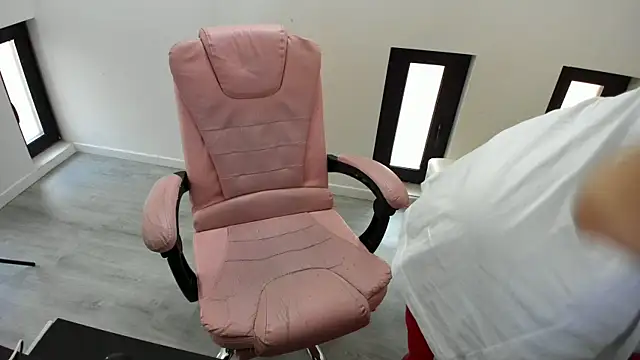 Dyana Kaylinn online show from March 26, 5:17 am