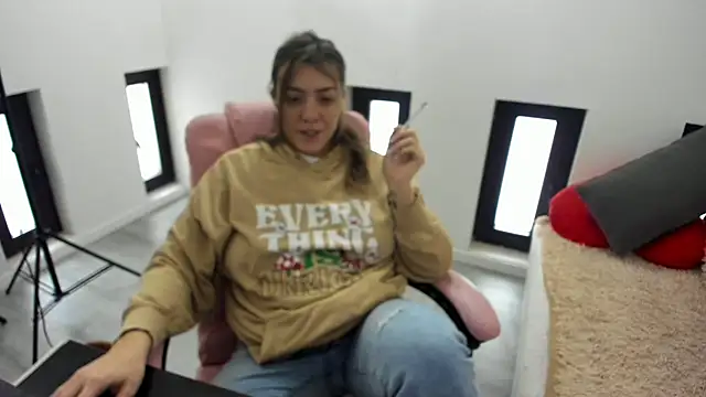 Dyana Kaylinn online show from February 21, 6:26 am