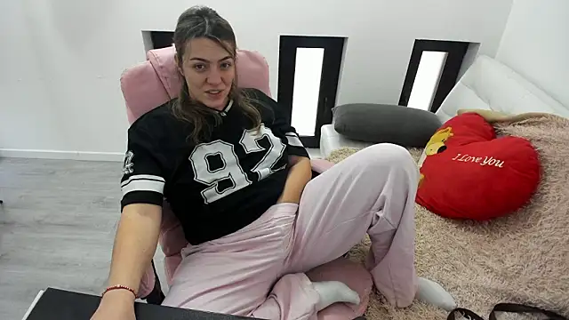 Dyana Kaylinn online show from March 12, 5:24 am