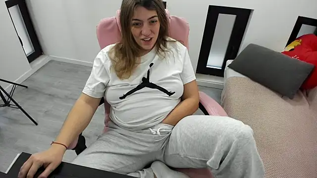 Dyana Kaylinn online show from March 28, 5:41 am